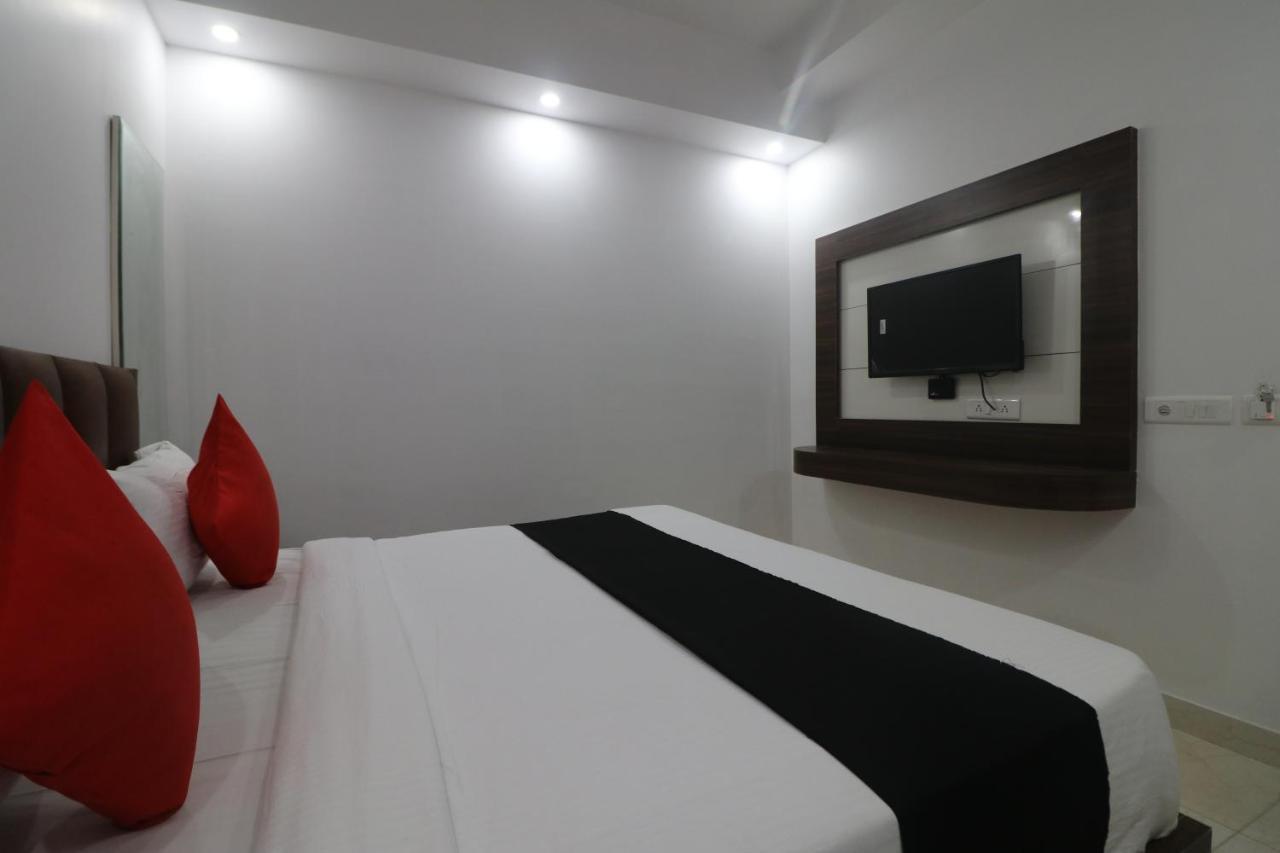 Hotel King Plaza New Delhi Exterior foto